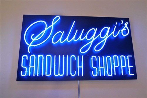 Thi công bảng hiệu Neon Sign giá rẻ tại Phan Thiết