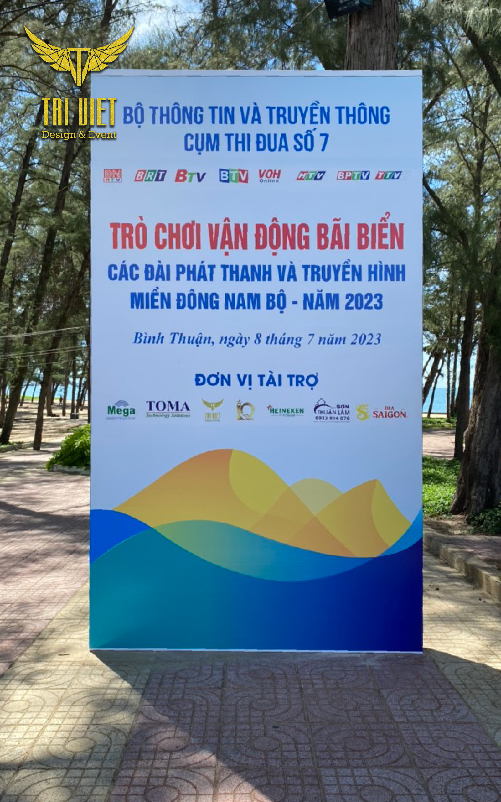 thi-cong-backdrop-su-kien