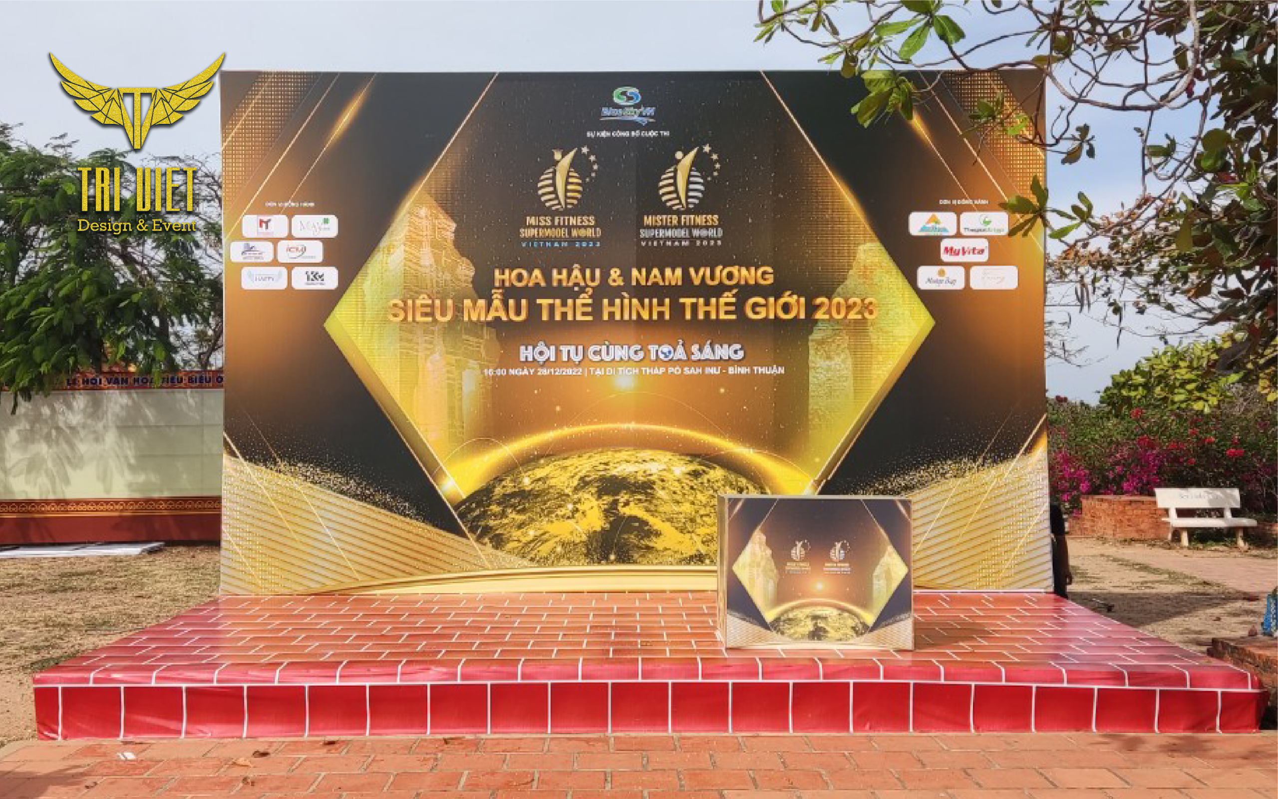 thi-cong-booth-quang-cao