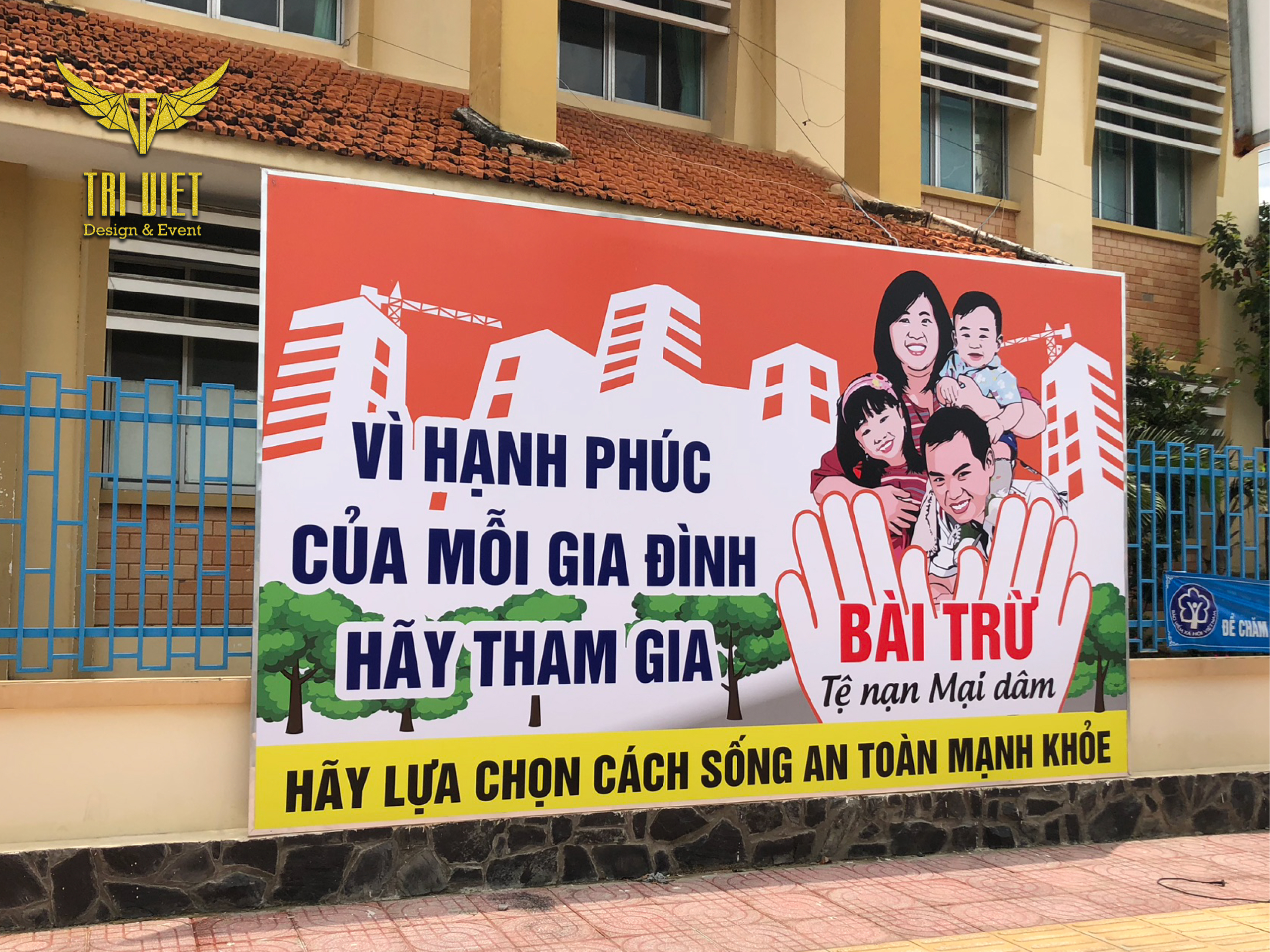 dich-vu-thi-cong-pano-ngoai-troi-tai-phan-thiet